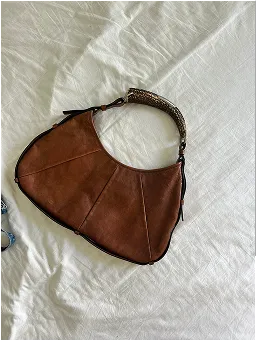 Vintage Leather Bag That Ages Beautifully With You